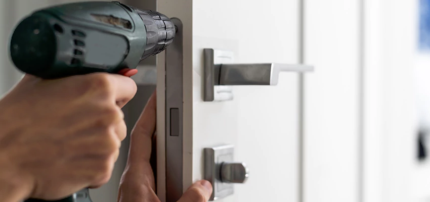 Locksmith For Lock Replacement Near Me in Hoffman Estates, IL