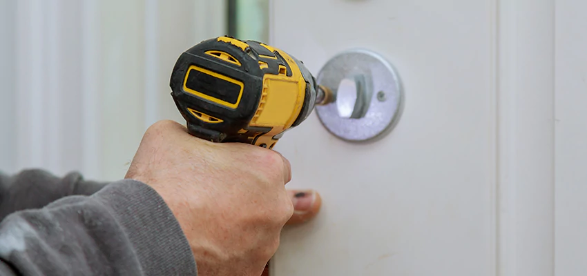 Street Locksmith For Smart Lock Repair in Hoffman Estates, IL